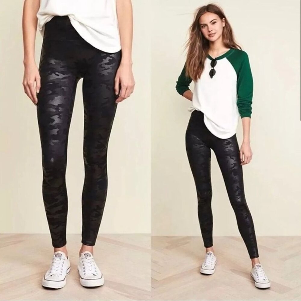 SPANX Faux Leather Shiny Camo Leggings Size‎ Large